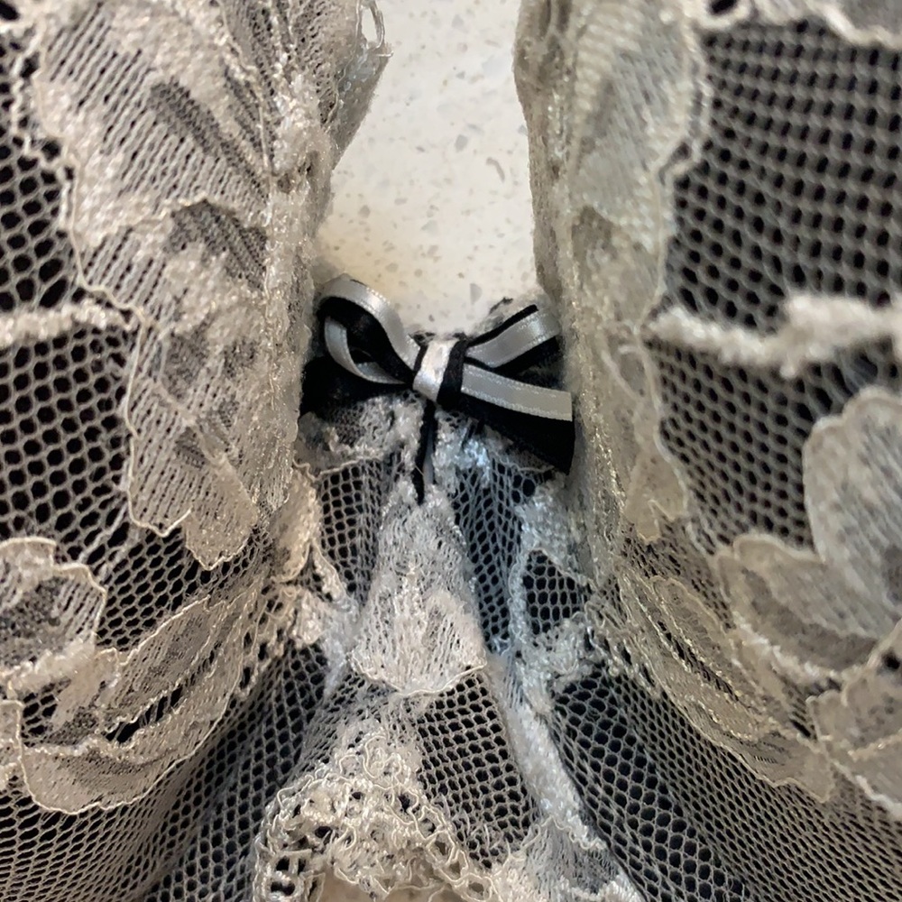 Bra - Picture 2 of 3